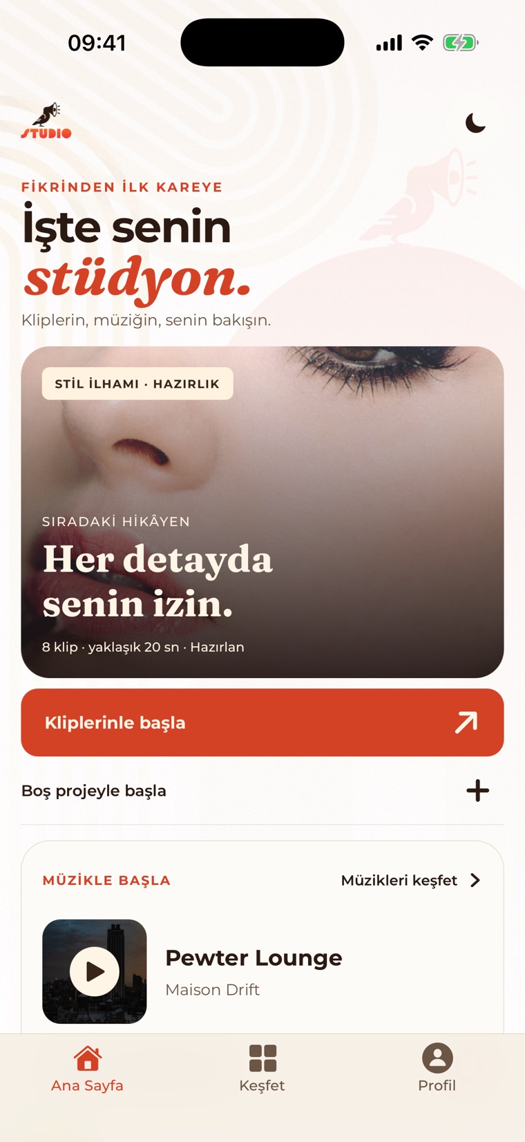 Snapmuse Studio ana ekranı: hazır kurgusuyla bir hikâye fikri, Kliplerinle başla ve Boş projeyle başla düğmeleri, altta Müzikle başla